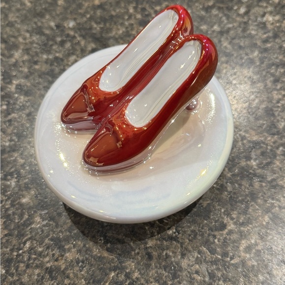 Rae Dunn Wizard of Oz Cookie Jar - Picture 4 of 4